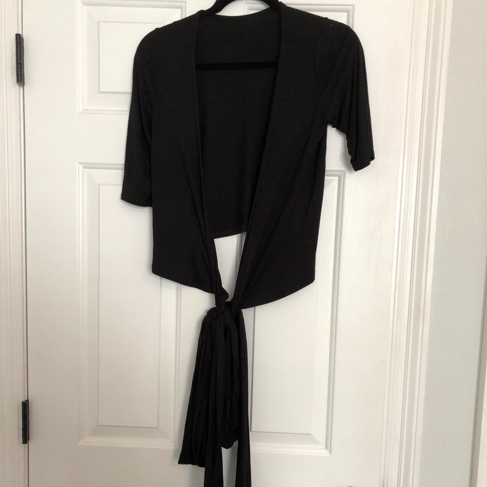 Agnes & Dora wrap top size small